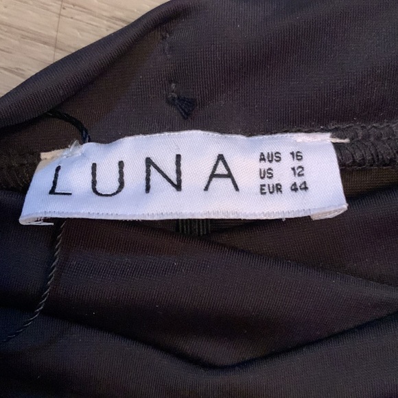 Luna Low Waist Basic Black Shorts - Picture 5 of 7